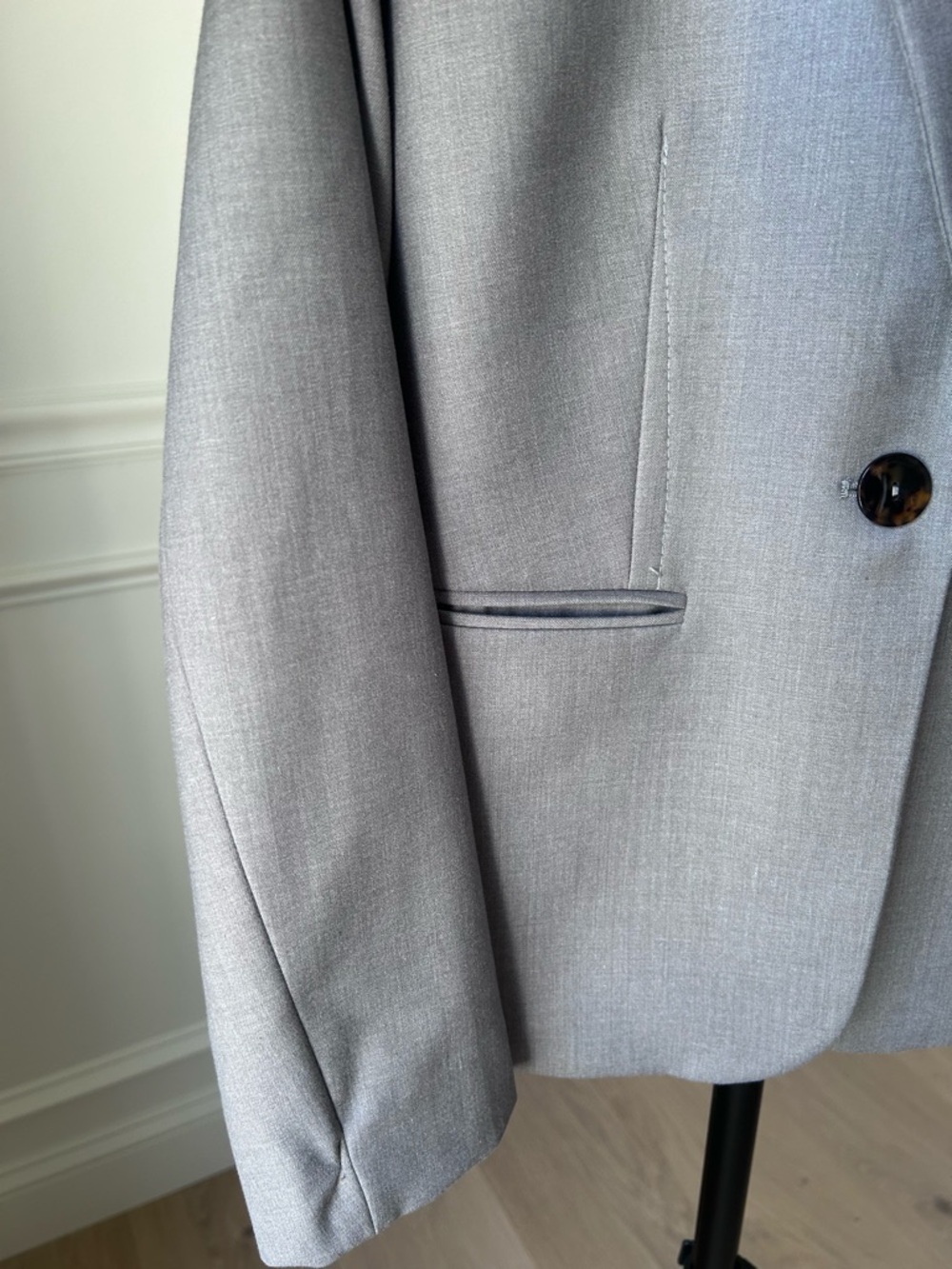 MANGO Light Gray Single-Button Tailored Blazer - Picture 5 of 7